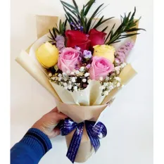 send 6 pcs. fresh mixed roses in bouquet to manila